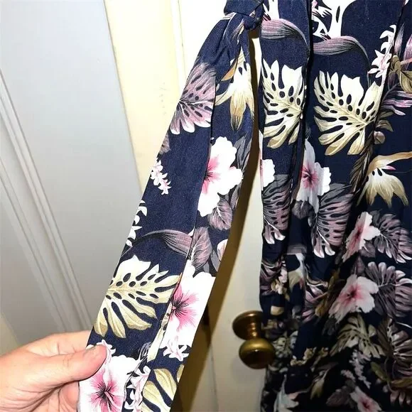 BloomChic Women's Plus Size 18-20 Blue Floral Jumpsuit Romper Casual - Picture 4 of 8